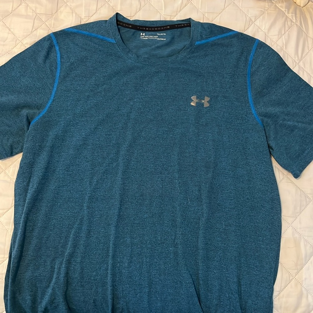 Men’s under armour tee